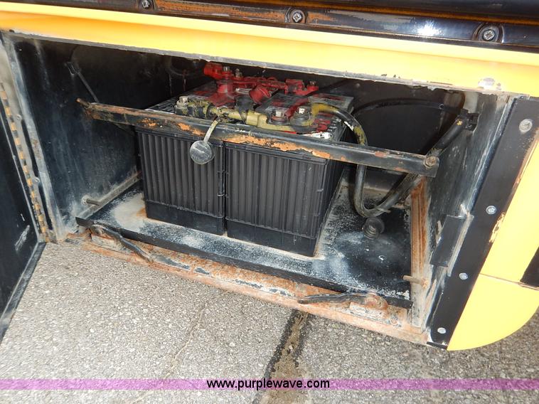 image for item J3807 2002 Thomas Built FS65 school bus