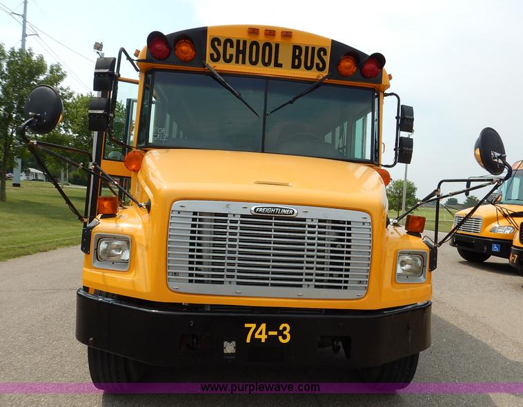 image for item J3830 2003 Thomas Built FS65 school bus