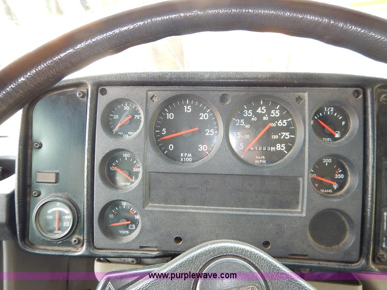 image for item J3830 2003 Thomas Built FS65 school bus