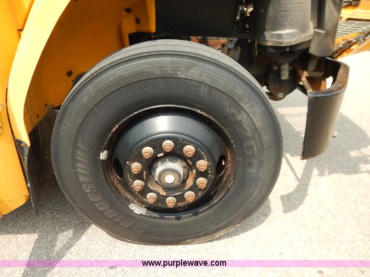 image for item J3830 2003 Thomas Built FS65 school bus