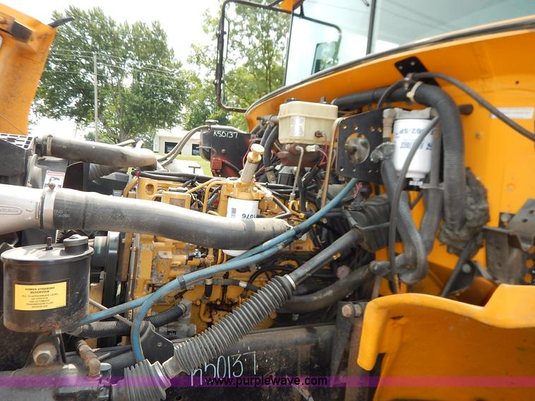 image for item J3830 2003 Thomas Built FS65 school bus