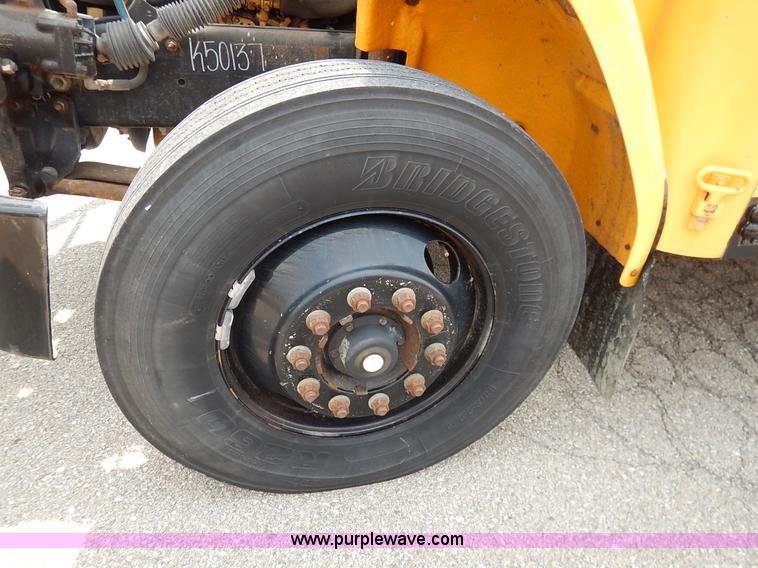 image for item J3830 2003 Thomas Built FS65 school bus