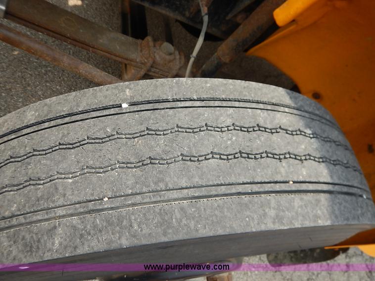 image for item J3830 2003 Thomas Built FS65 school bus