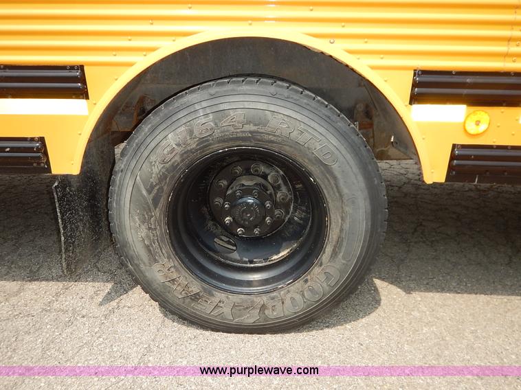 image for item J3830 2003 Thomas Built FS65 school bus