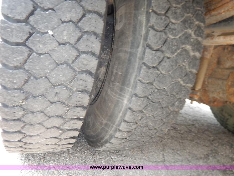 image for item J3830 2003 Thomas Built FS65 school bus