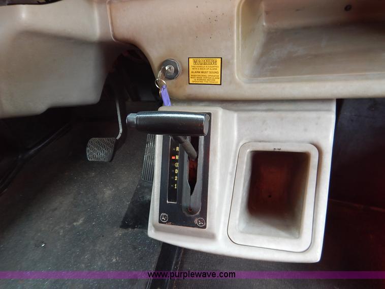 image for item J3831 2003 Thomas Built FS65 school bus