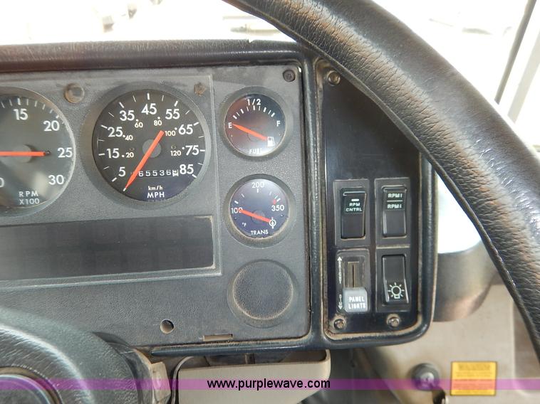 image for item J3831 2003 Thomas Built FS65 school bus