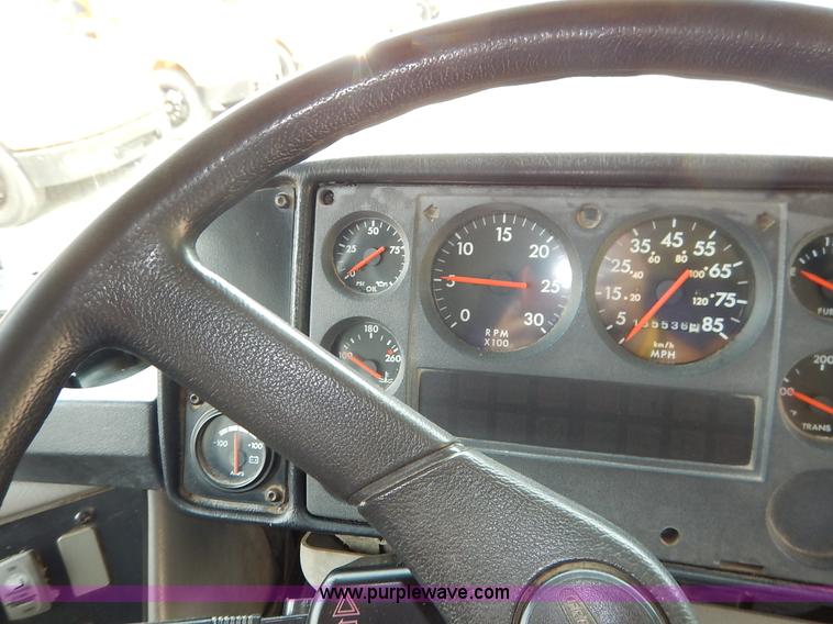 image for item J3831 2003 Thomas Built FS65 school bus