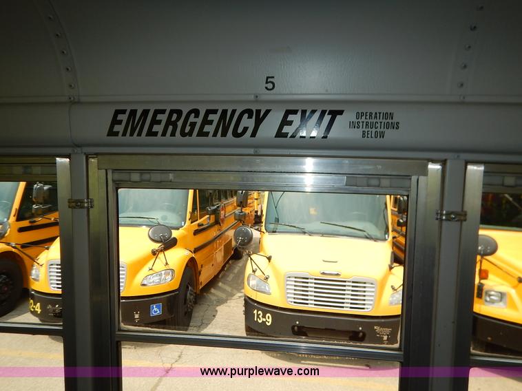 image for item J3831 2003 Thomas Built FS65 school bus