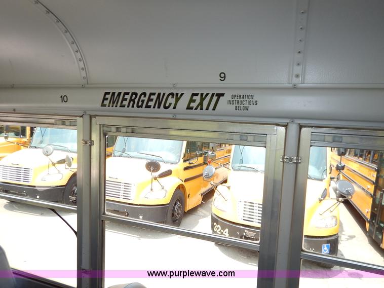 image for item J3831 2003 Thomas Built FS65 school bus