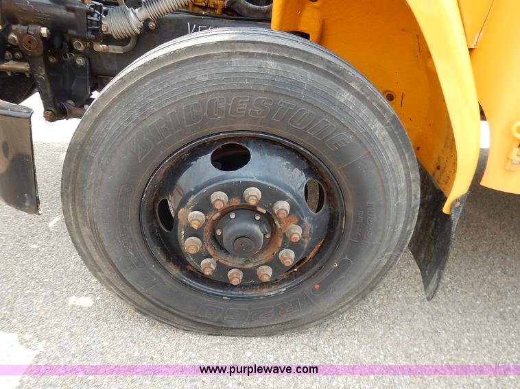 image for item J3831 2003 Thomas Built FS65 school bus