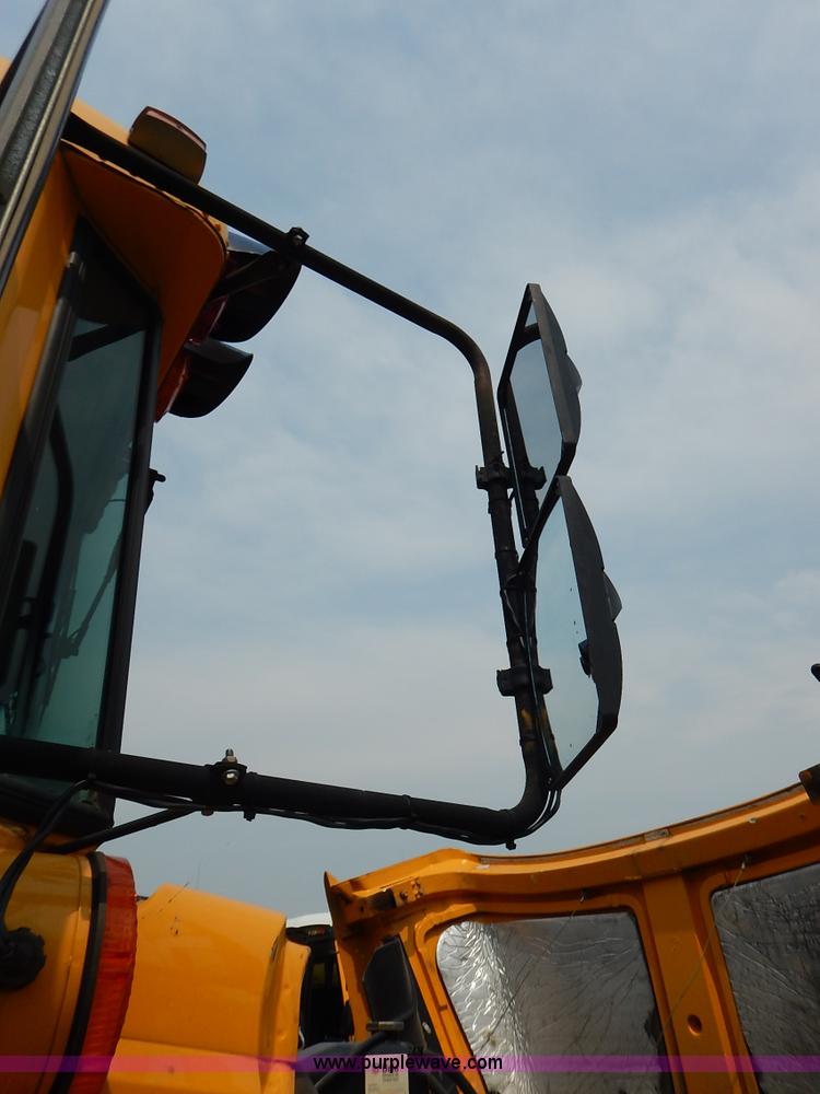 image for item J3831 2003 Thomas Built FS65 school bus