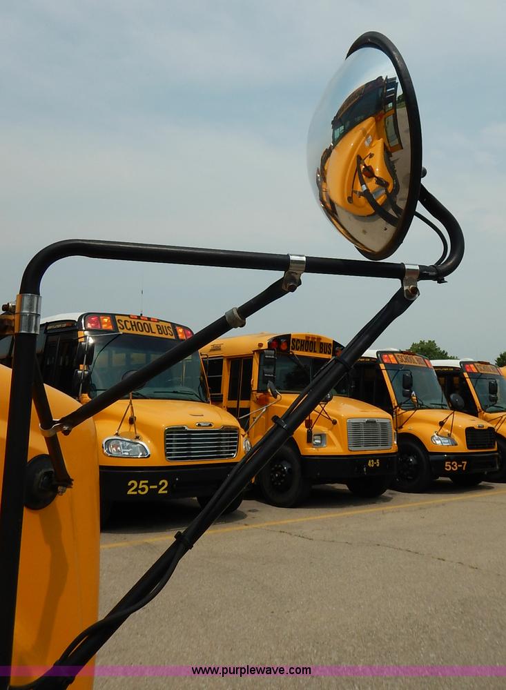 image for item J3831 2003 Thomas Built FS65 school bus