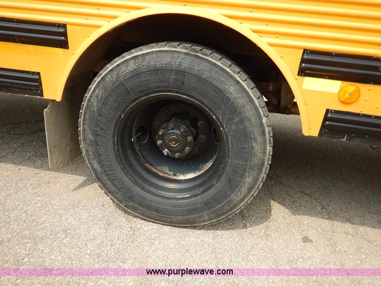 image for item J3831 2003 Thomas Built FS65 school bus