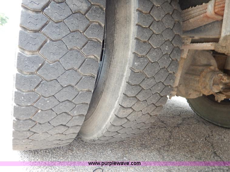 image for item J3831 2003 Thomas Built FS65 school bus