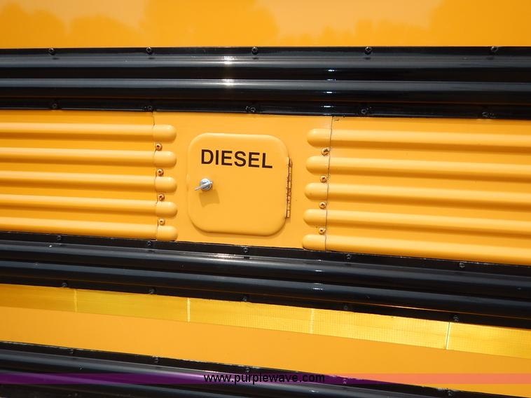 image for item J3831 2003 Thomas Built FS65 school bus