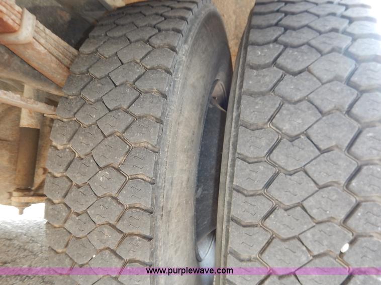 image for item J3831 2003 Thomas Built FS65 school bus