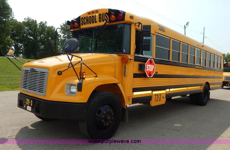 image for item J3832 2003 Thomas Built FS65 school bus