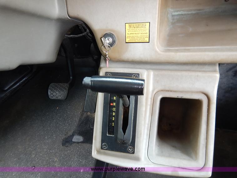 image for item J3832 2003 Thomas Built FS65 school bus