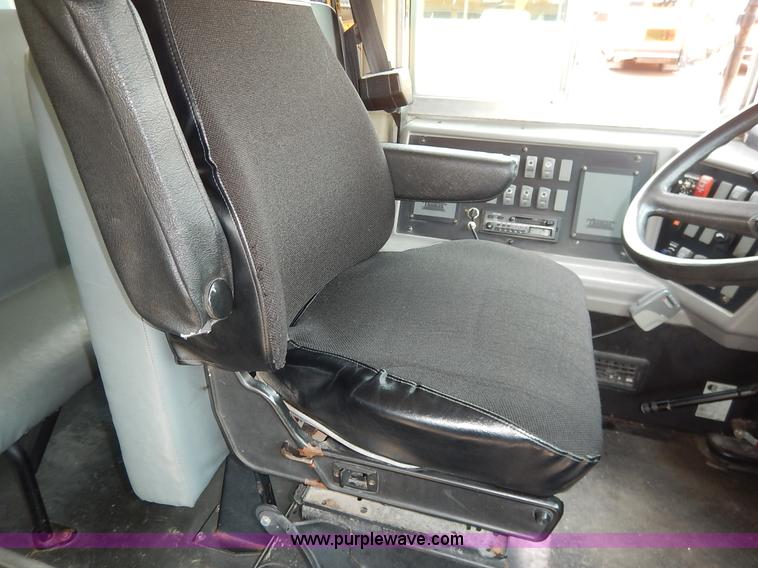 image for item J3832 2003 Thomas Built FS65 school bus