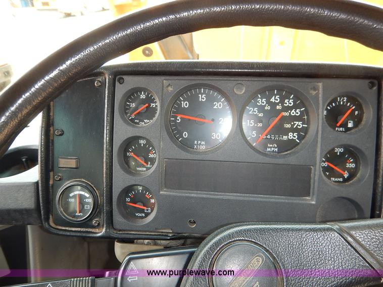 image for item J3832 2003 Thomas Built FS65 school bus