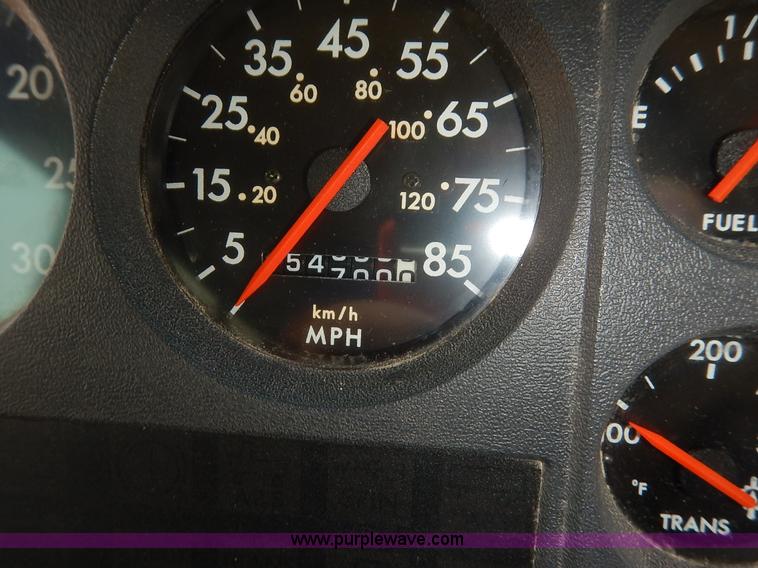 image for item J3832 2003 Thomas Built FS65 school bus