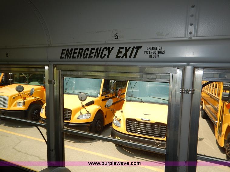 image for item J3832 2003 Thomas Built FS65 school bus