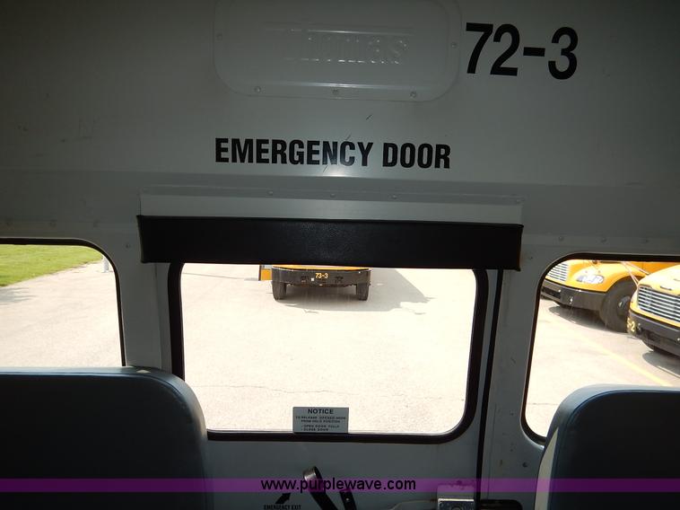 image for item J3832 2003 Thomas Built FS65 school bus