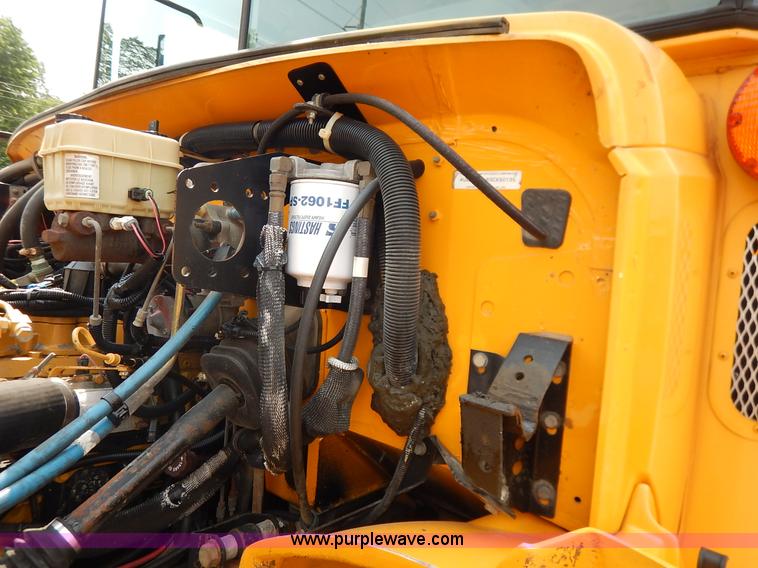 image for item J3832 2003 Thomas Built FS65 school bus