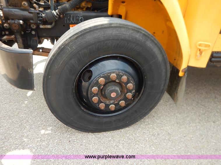 image for item J3832 2003 Thomas Built FS65 school bus