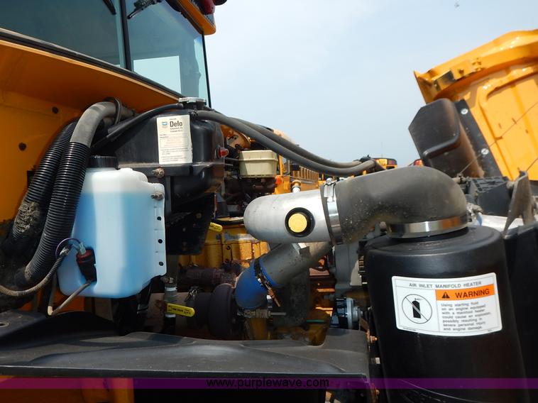 image for item J3832 2003 Thomas Built FS65 school bus