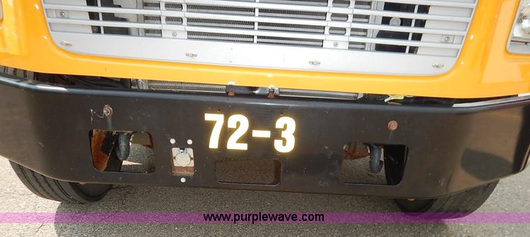 image for item J3832 2003 Thomas Built FS65 school bus