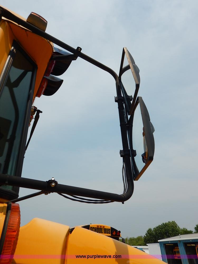 image for item J3832 2003 Thomas Built FS65 school bus