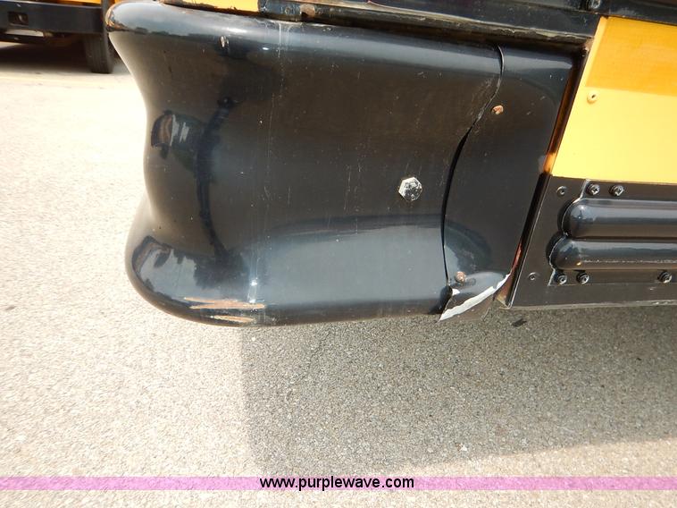 image for item J3832 2003 Thomas Built FS65 school bus