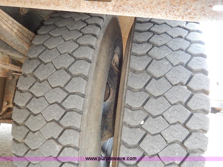 image for item J3832 2003 Thomas Built FS65 school bus