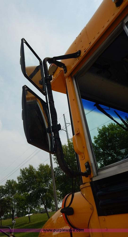 image for item J3832 2003 Thomas Built FS65 school bus