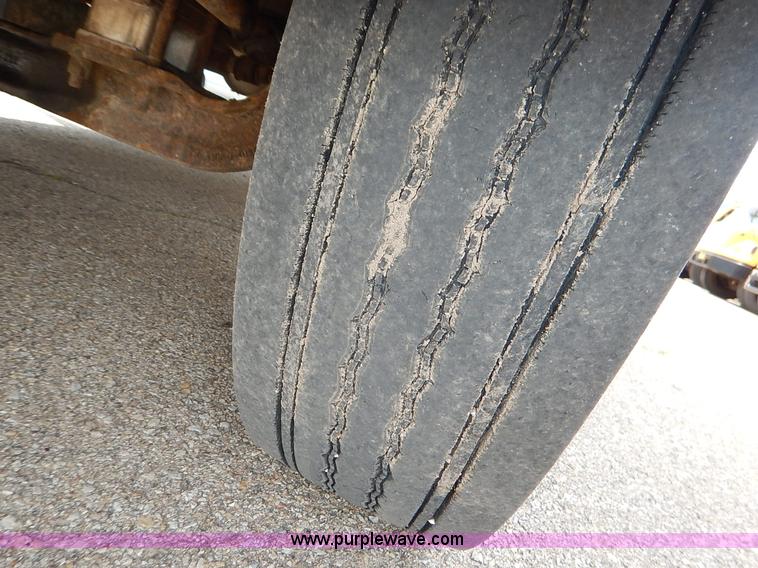 image for item J3832 2003 Thomas Built FS65 school bus