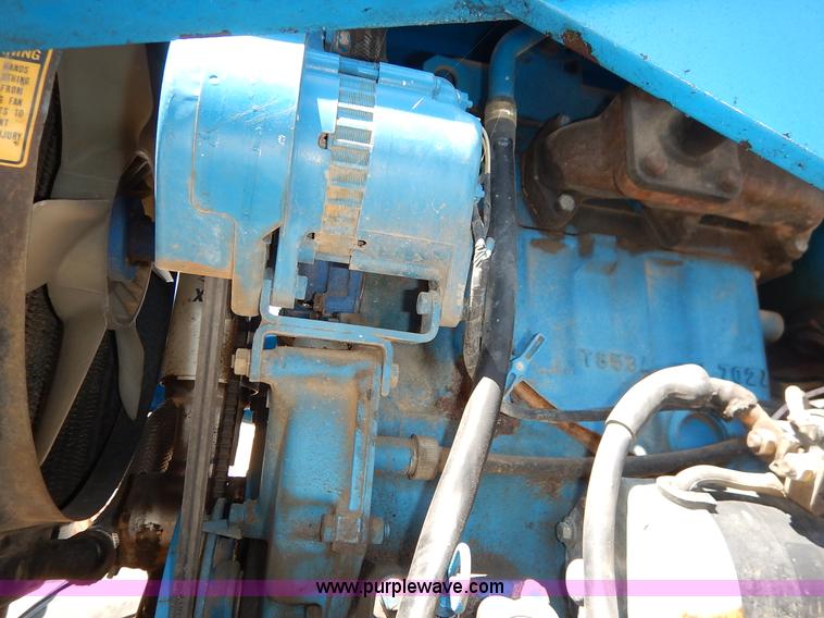 image for item J3974 1985 Ford 1910 tractor