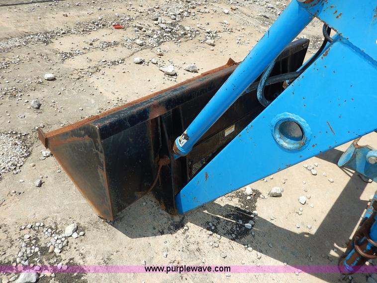 image for item J3974 1985 Ford 1910 tractor