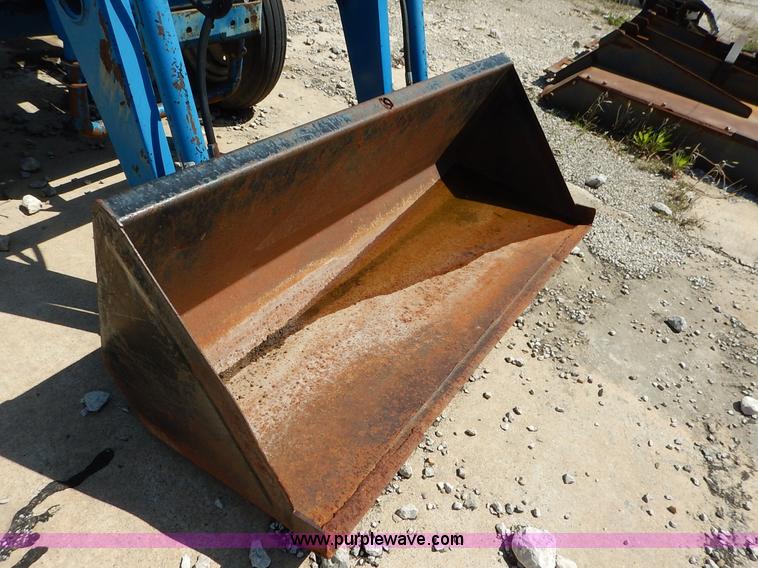 image for item J3974 1985 Ford 1910 tractor