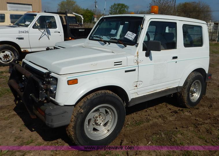 image for item J3977 1988 Suzuki Samurai Hezik SUV