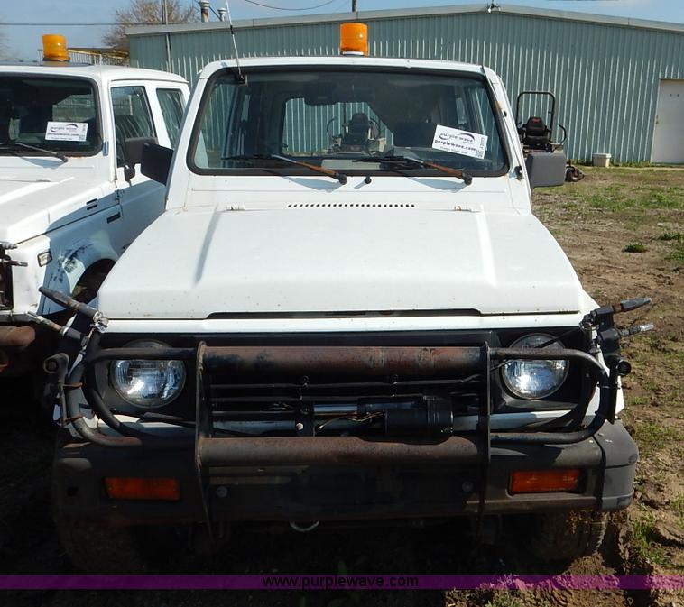 image for item J3977 1988 Suzuki Samurai Hezik SUV