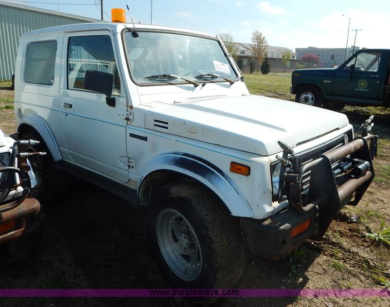 image for item J3977 1988 Suzuki Samurai Hezik SUV