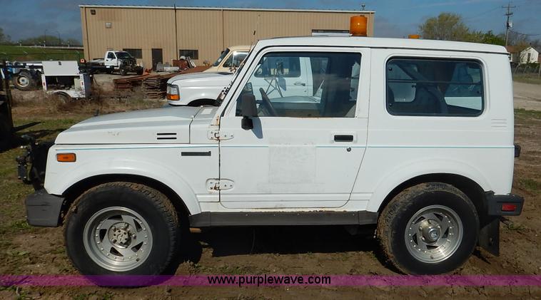 image for item J3977 1988 Suzuki Samurai Hezik SUV