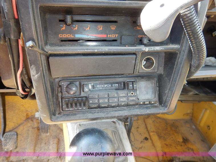 image for item J3977 1988 Suzuki Samurai Hezik SUV