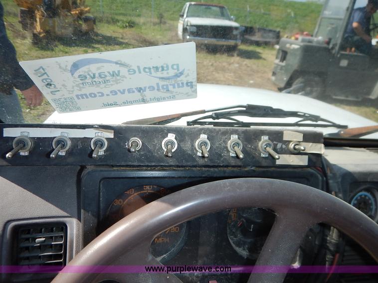 image for item J3977 1988 Suzuki Samurai Hezik SUV