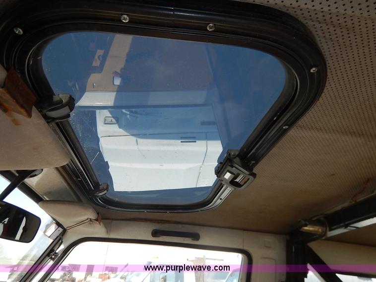 image for item J3977 1988 Suzuki Samurai Hezik SUV