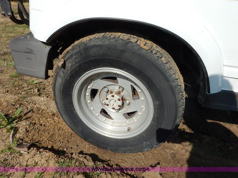 image for item J3977 1988 Suzuki Samurai Hezik SUV