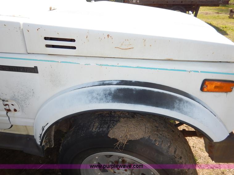image for item J3977 1988 Suzuki Samurai Hezik SUV