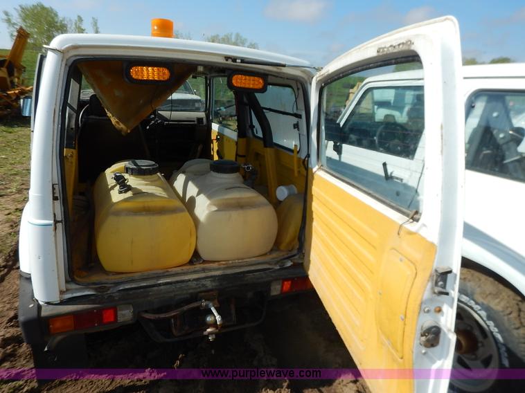 image for item J3977 1988 Suzuki Samurai Hezik SUV